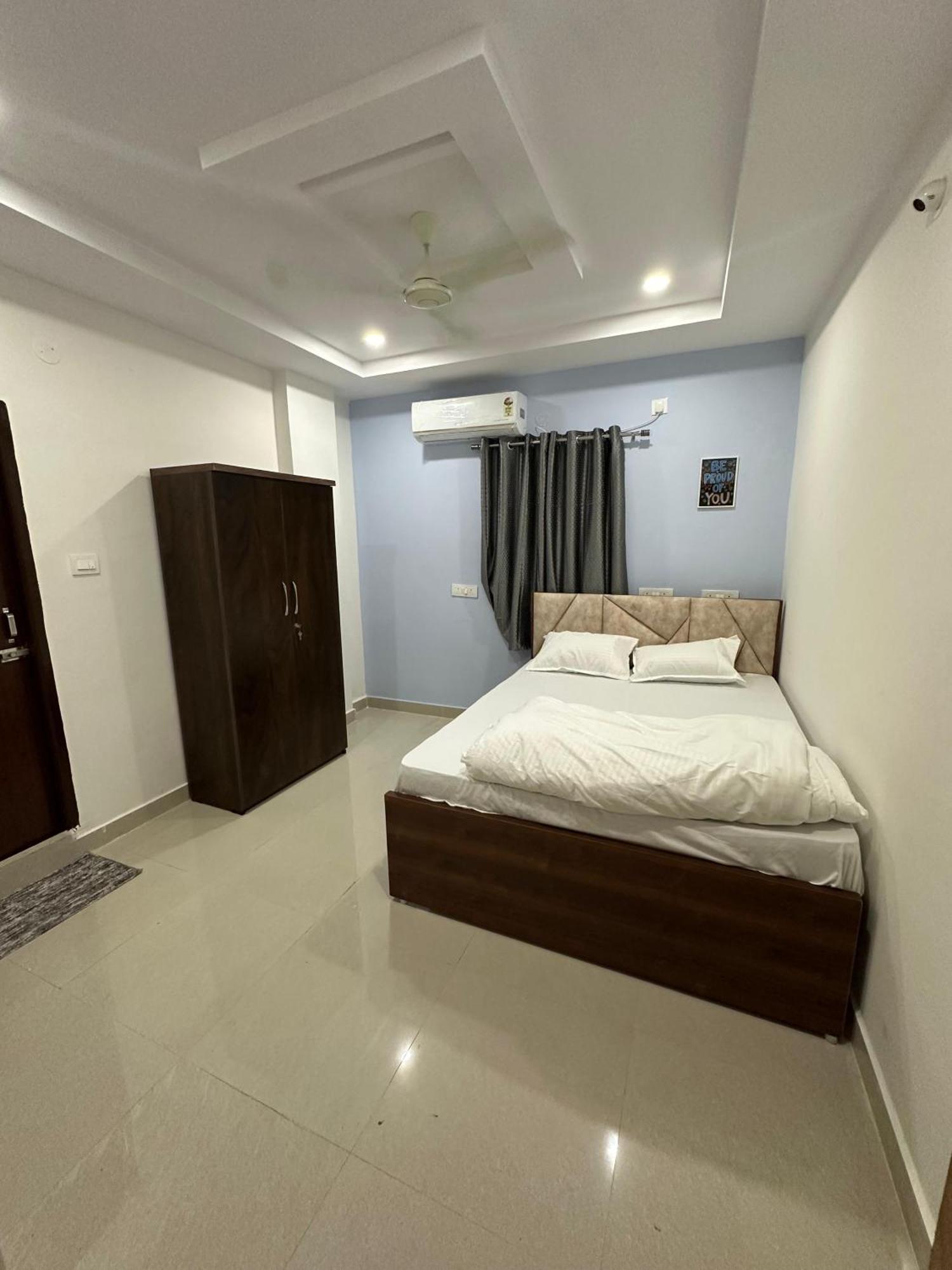 Cosmic Hotel & Guest House Gachibowli Raidurg Hyderabad Eksteriør bilde