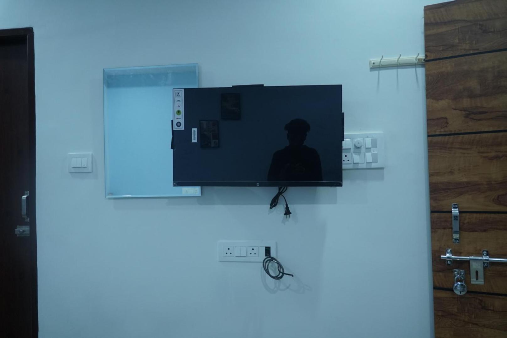 Cosmic Hotel & Guest House Gachibowli Raidurg Hyderabad Eksteriør bilde