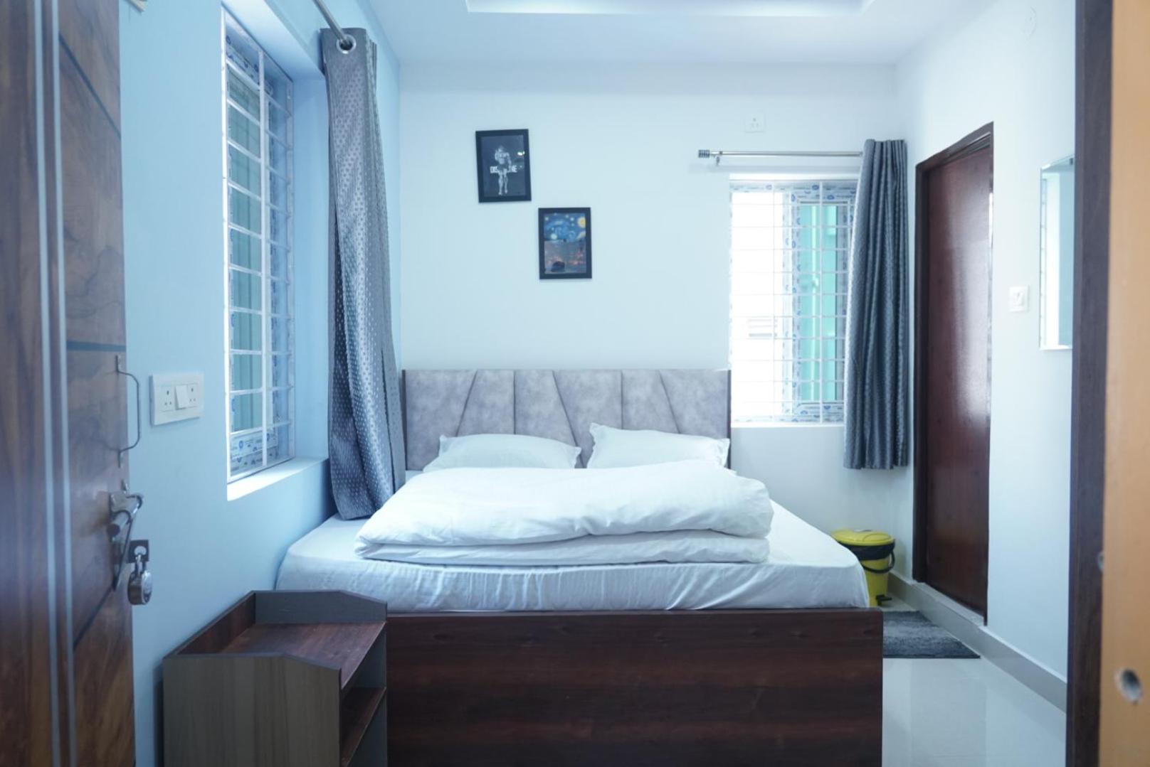 Cosmic Hotel & Guest House Gachibowli Raidurg Hyderabad Eksteriør bilde